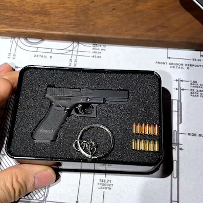 CNC Alloy Empire 1:4 GLOCK 17 Throw Shell Tactical Tiny Keychain